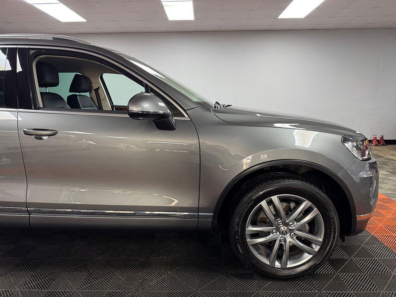 Volkswagen Touareg 3.0 TDI V6 BlueMotion Tech SE Tiptronic 4WD Euro 6 (s/s) 5dr 5dr Automatic 2025