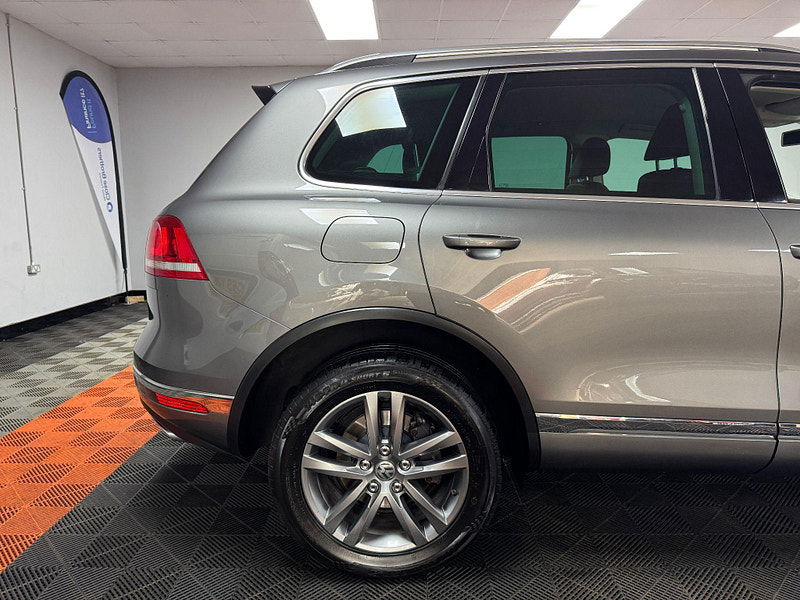 Volkswagen Touareg 3.0 TDI V6 BlueMotion Tech SE Tiptronic 4WD Euro 6 (s/s) 5dr 5dr Automatic 2025