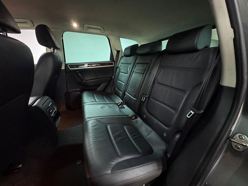 Volkswagen Touareg 3.0 TDI V6 BlueMotion Tech SE Tiptronic 4WD Euro 6 (s/s) 5dr 5dr Automatic 2025