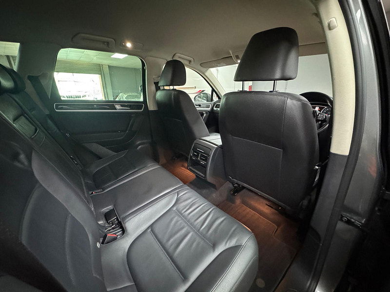 Volkswagen Touareg 3.0 TDI V6 BlueMotion Tech SE Tiptronic 4WD Euro 6 (s/s) 5dr 5dr Automatic 2025