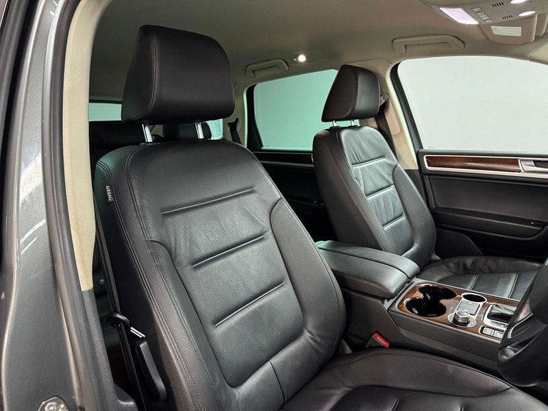 Volkswagen Touareg 3.0 TDI V6 BlueMotion Tech SE Tiptronic 4WD Euro 6 (s/s) 5dr 5dr Automatic 2025
