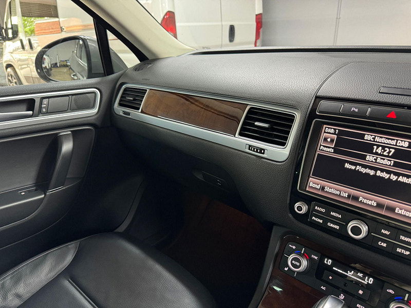 Volkswagen Touareg 3.0 TDI V6 BlueMotion Tech SE Tiptronic 4WD Euro 6 (s/s) 5dr 5dr Automatic 2025