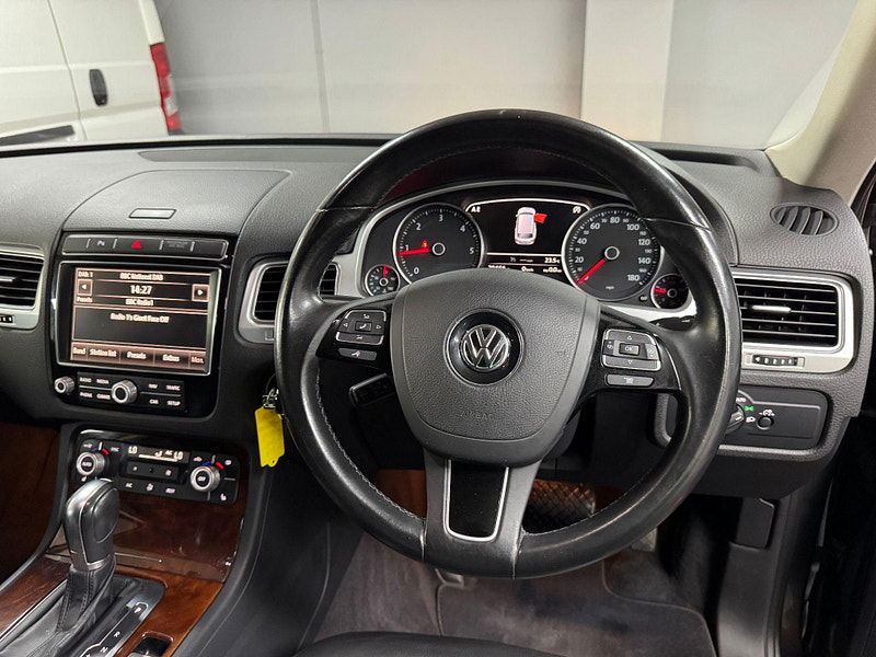 Volkswagen Touareg 3.0 TDI V6 BlueMotion Tech SE Tiptronic 4WD Euro 6 (s/s) 5dr 5dr Automatic 2025