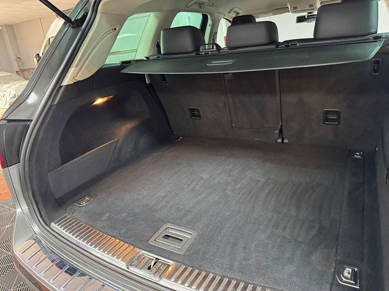 Volkswagen Touareg 3.0 TDI V6 BlueMotion Tech SE Tiptronic 4WD Euro 6 (s/s) 5dr 5dr Automatic 2025