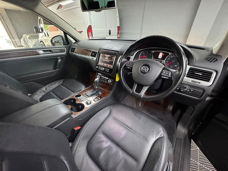 Volkswagen Touareg 3.0 TDI V6 BlueMotion Tech SE Tiptronic 4WD Euro 6 (s/s) 5dr 5dr Automatic 2025