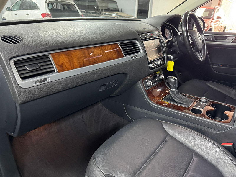 Volkswagen Touareg 3.0 TDI V6 BlueMotion Tech SE Tiptronic 4WD Euro 6 (s/s) 5dr 5dr Automatic 2025