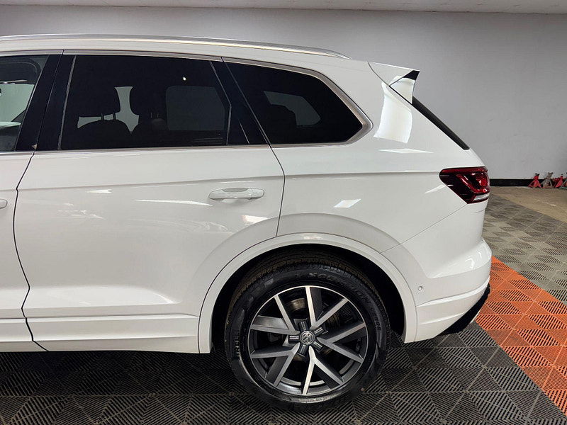 Volkswagen Touareg 3.0 TDI V6 R-Line Tiptronic 4Motion Euro 6 (s/s) 5dr 5dr Automatic 2025