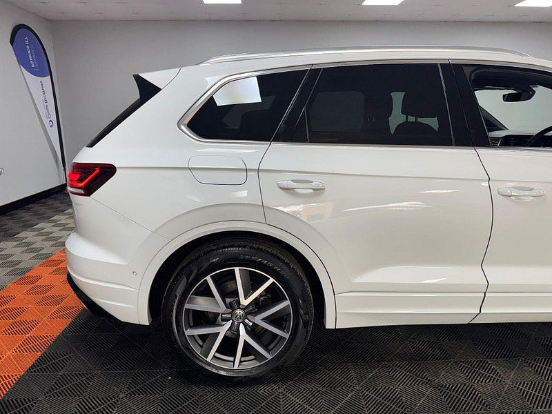 Volkswagen Touareg 3.0 TDI V6 R-Line Tiptronic 4Motion Euro 6 (s/s) 5dr 5dr Automatic 2025