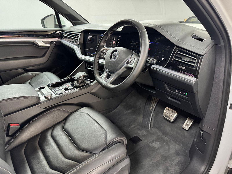 Volkswagen Touareg 3.0 TDI V6 R-Line Tiptronic 4Motion Euro 6 (s/s) 5dr 5dr Automatic 2025