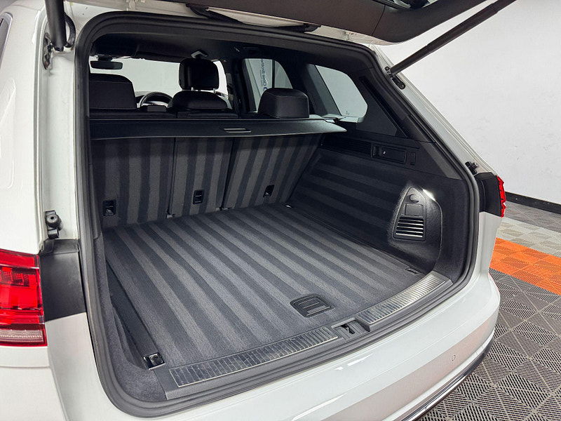 Volkswagen Touareg 3.0 TDI V6 R-Line Tiptronic 4Motion Euro 6 (s/s) 5dr 5dr Automatic 2025