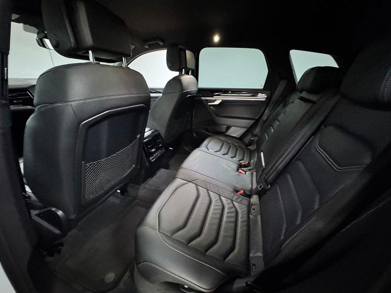 Volkswagen Touareg 3.0 TDI V6 R-Line Tiptronic 4Motion Euro 6 (s/s) 5dr 5dr Automatic 2025