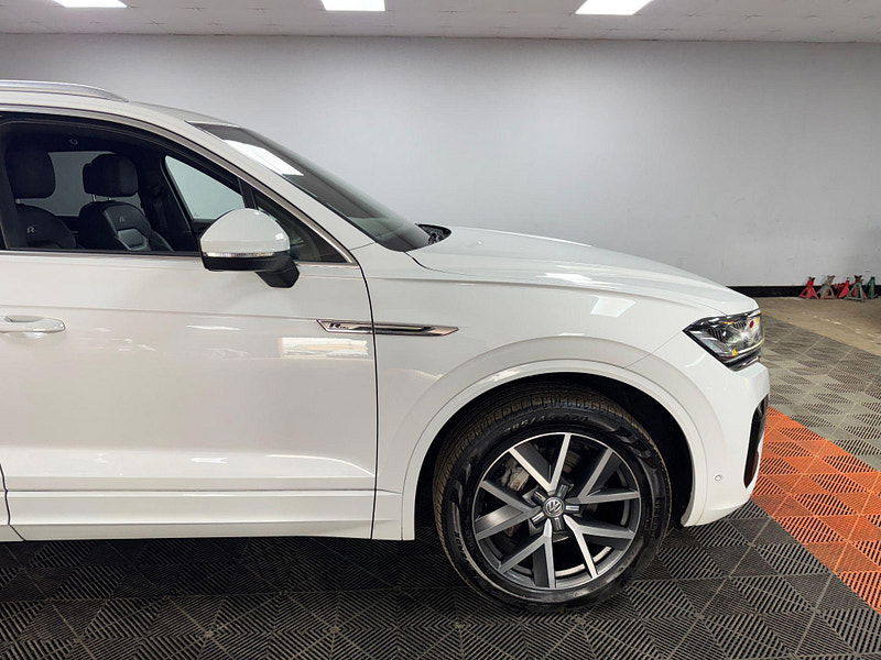 Volkswagen Touareg 3.0 TDI V6 R-Line Tiptronic 4Motion Euro 6 (s/s) 5dr 5dr Automatic 2025