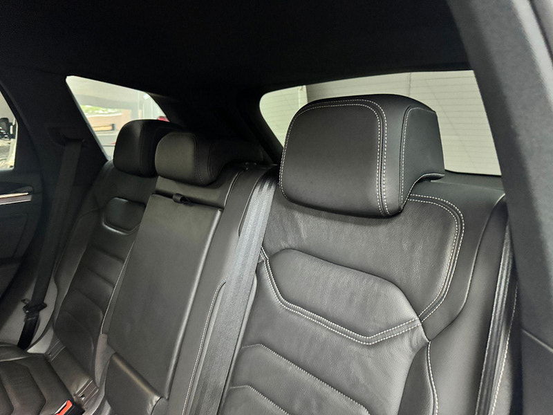 Volkswagen Touareg 3.0 TDI V6 R-Line Tiptronic 4Motion Euro 6 (s/s) 5dr 5dr Automatic 2025