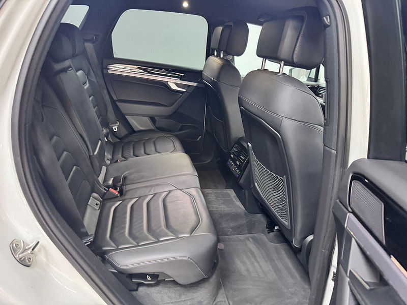 Volkswagen Touareg 3.0 TDI V6 R-Line Tiptronic 4Motion Euro 6 (s/s) 5dr 5dr Automatic 2025