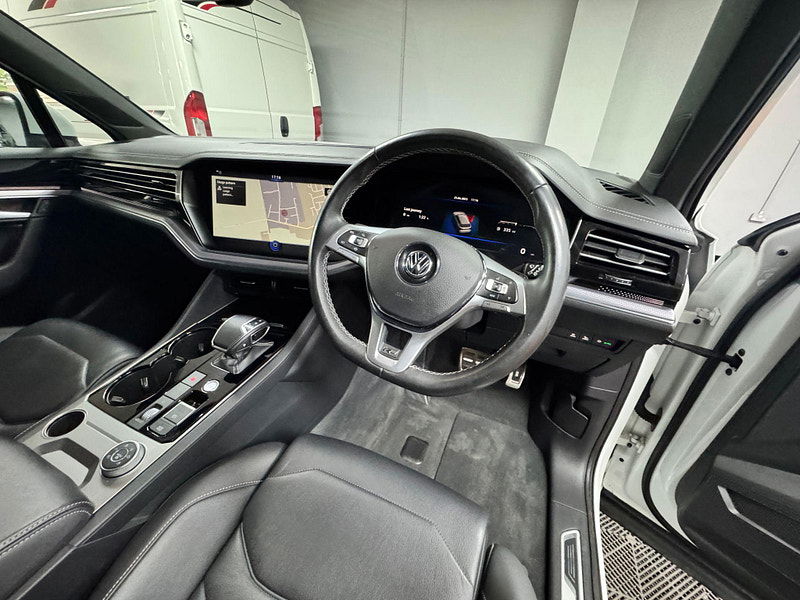 Volkswagen Touareg 3.0 TDI V6 R-Line Tiptronic 4Motion Euro 6 (s/s) 5dr 5dr Automatic 2025