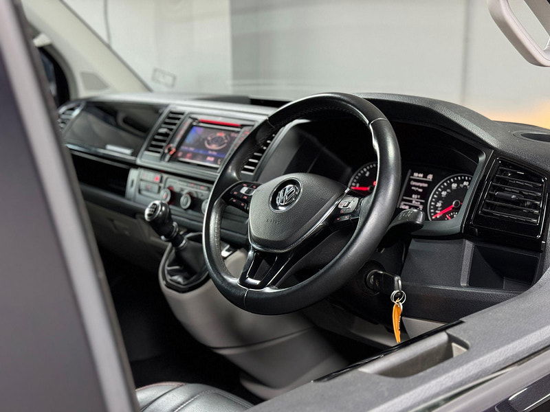 Volkswagen Transporter 2.0 BiTDI T30 BlueMotion Tech Highline FWD LWB Euro 6 (s/s) 5dr 5dr Manual 2025