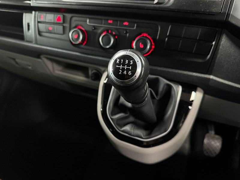 Volkswagen Transporter 2.0 BiTDI T30 BlueMotion Tech Highline FWD LWB Euro 6 (s/s) 5dr 5dr Manual 2025