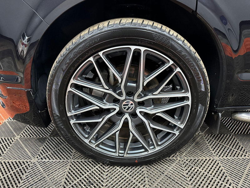 Volkswagen Transporter 2.0 BiTDI T30 BlueMotion Tech Highline FWD LWB Euro 6 (s/s) 5dr 5dr Manual 2025