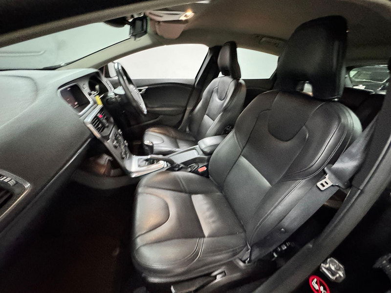 Volvo V40 2.0 D2 Inscription Euro 6 (s/s) 5dr 5dr Manual 2025