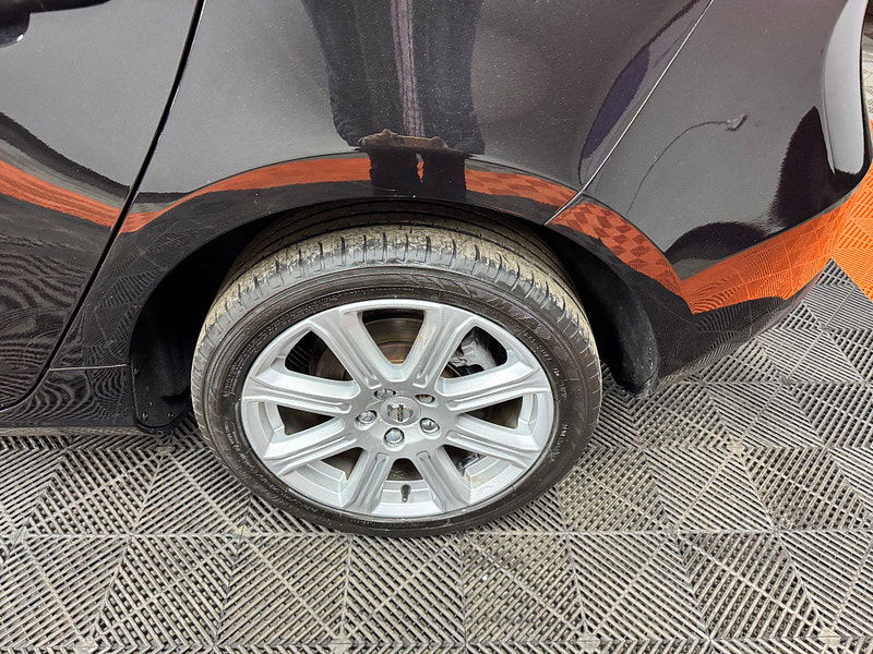 Volvo V40 2.0 D2 Inscription Euro 6 (s/s) 5dr 5dr Manual 2025