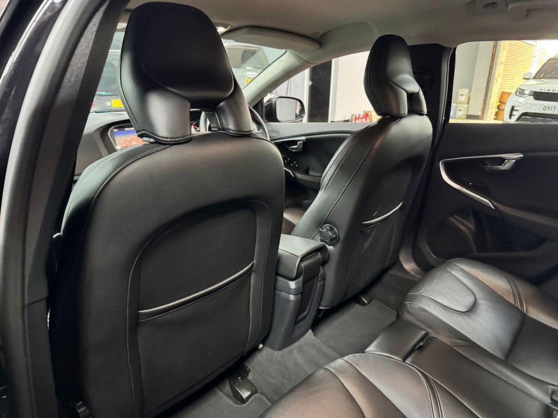 Volvo V40 2.0 D2 Inscription Euro 6 (s/s) 5dr 5dr Manual 2025