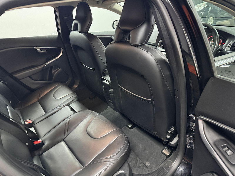 Volvo V40 2.0 D2 Inscription Euro 6 (s/s) 5dr 5dr Manual 2025
