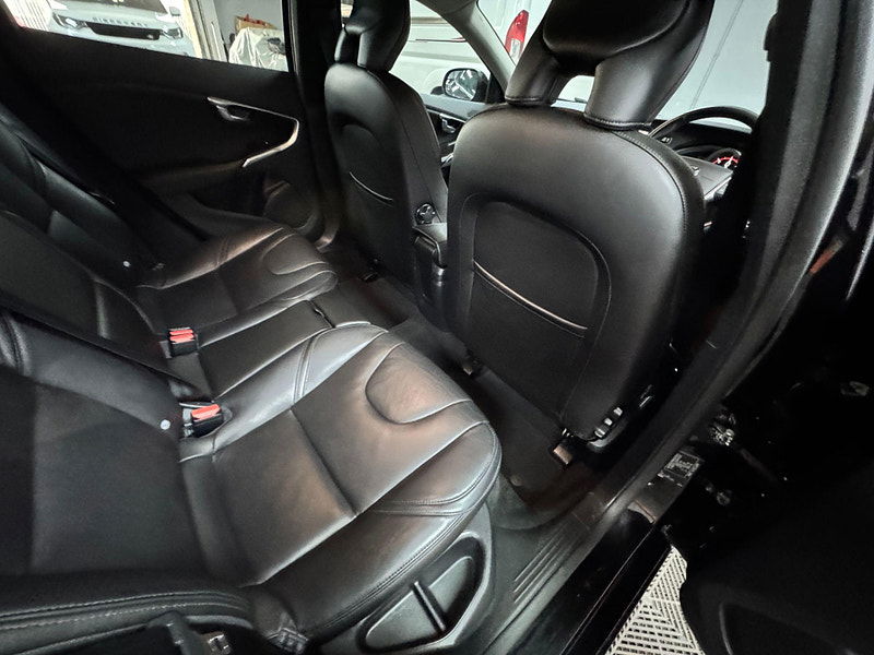 Volvo V40 2.0 D2 Inscription Euro 6 (s/s) 5dr 5dr Manual 2025