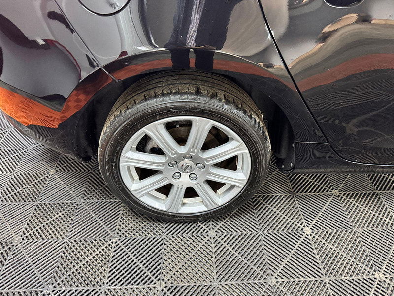 Volvo V40 2.0 D2 Inscription Euro 6 (s/s) 5dr 5dr Manual 2025