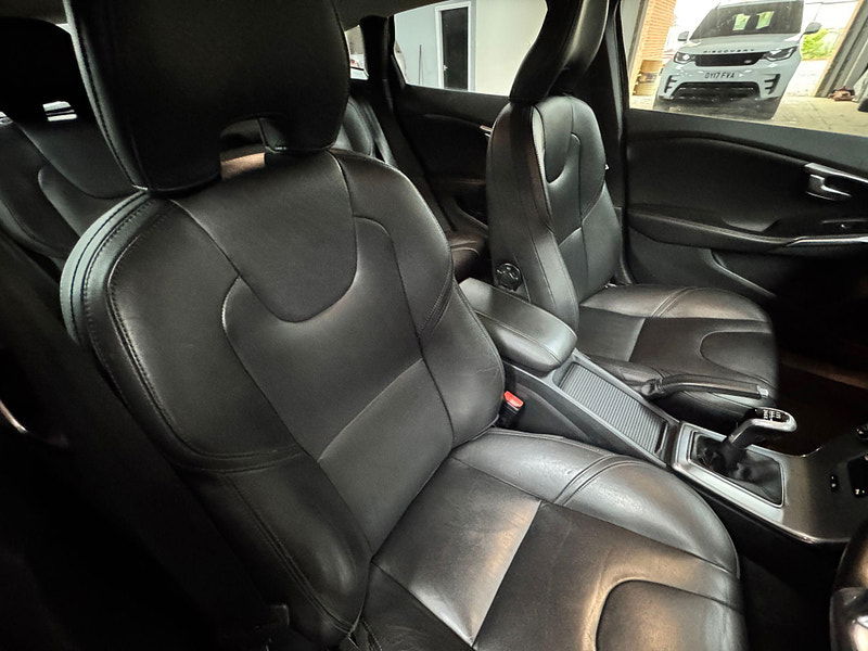 Volvo V40 2.0 D2 Inscription Euro 6 (s/s) 5dr 5dr Manual 2025