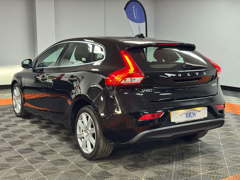 Volvo V40 2.0 D2 Inscription Euro 6 (s/s) 5dr 5dr Manual 2025