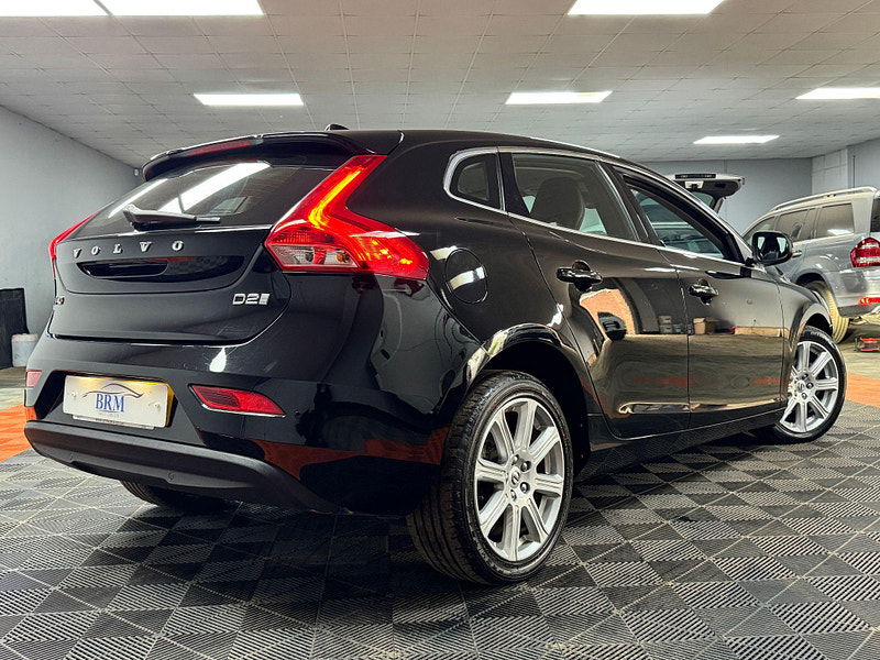 Volvo V40 2.0 D2 Inscription Euro 6 (s/s) 5dr 5dr Manual 2025