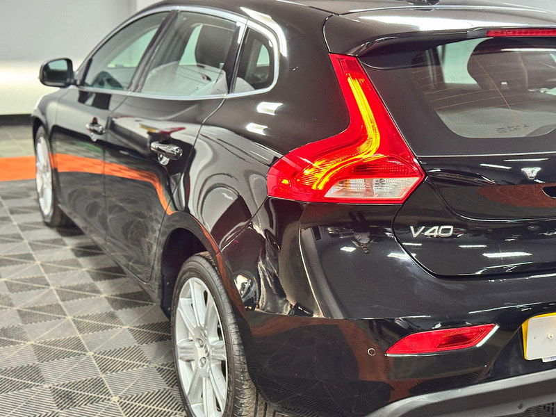 Volvo V40 2.0 D2 Inscription Euro 6 (s/s) 5dr 5dr Manual 2025
