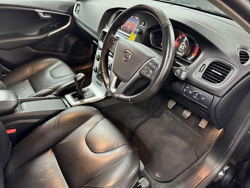 Volvo V40 2.0 D2 Inscription Euro 6 (s/s) 5dr 5dr Manual 2025