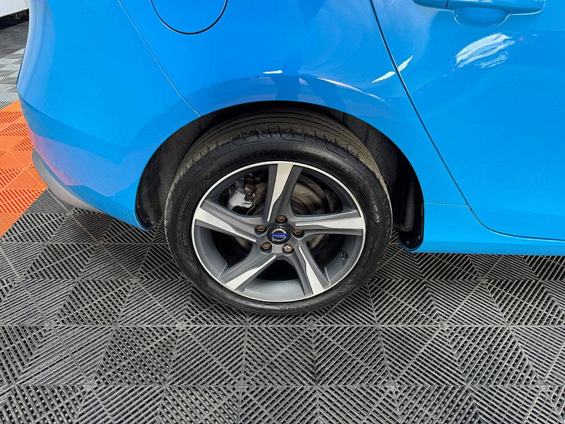 Volvo V40 2.0 D2 R-Design Nav Euro 6 (s/s) 5dr 5dr Manual 2025