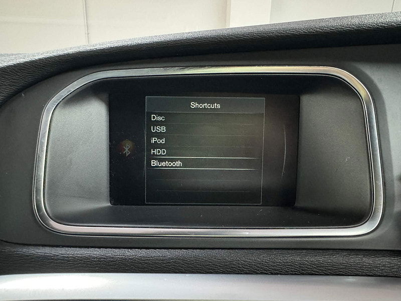 Volvo V40 2.0 D2 R-Design Nav Euro 6 (s/s) 5dr 5dr Manual 2025