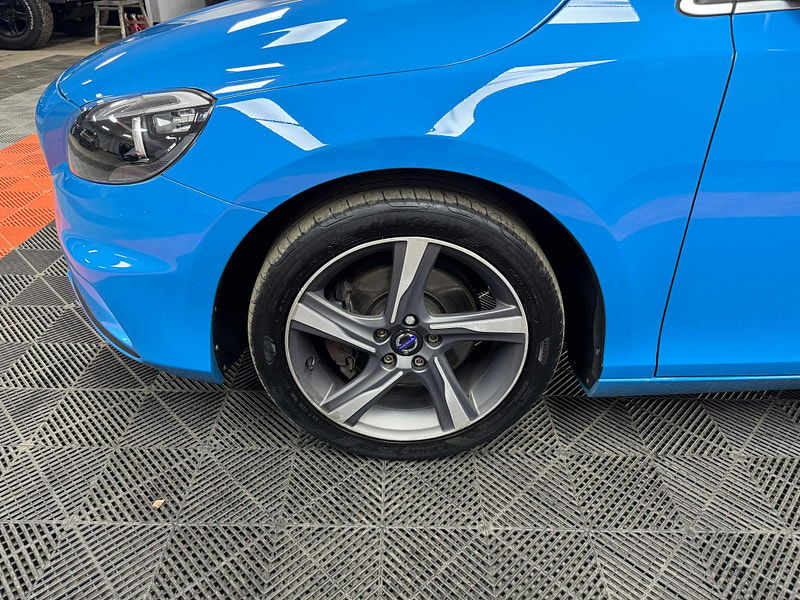 Volvo V40 2.0 D2 R-Design Nav Euro 6 (s/s) 5dr 5dr Manual 2025
