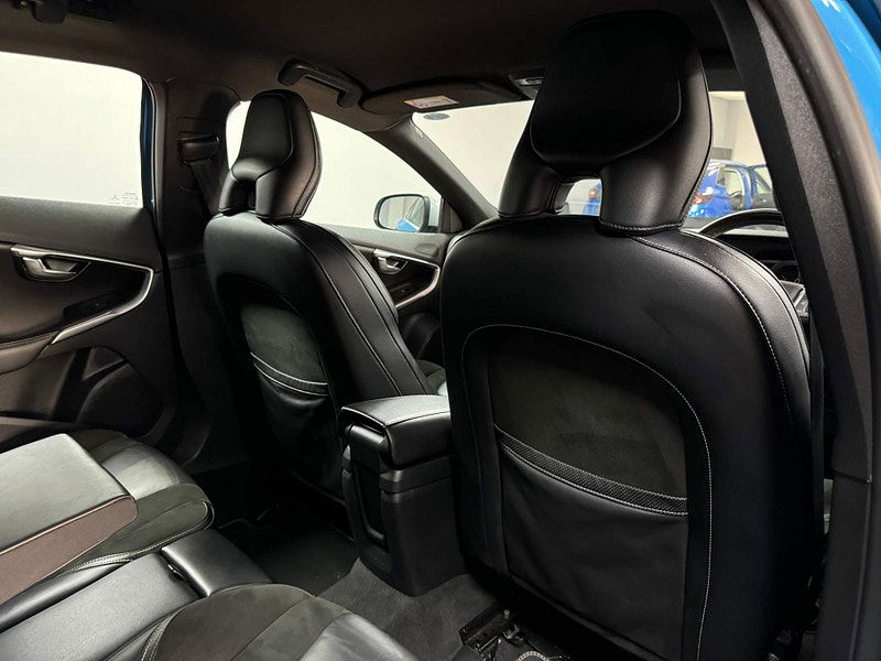 Volvo V40 2.0 D2 R-Design Nav Euro 6 (s/s) 5dr 5dr Manual 2025