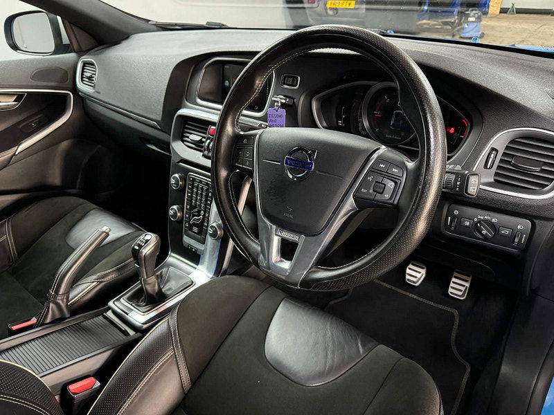 Volvo V40 2.0 D2 R-Design Nav Euro 6 (s/s) 5dr 5dr Manual 2025