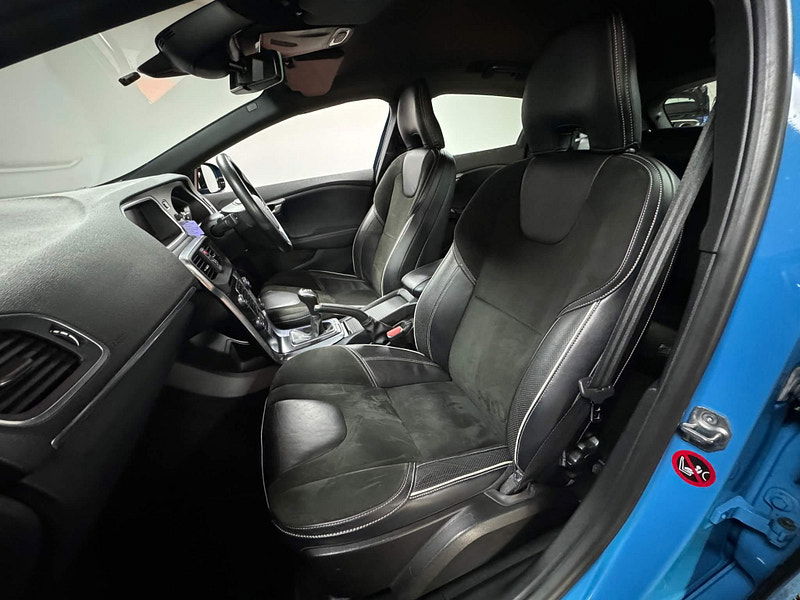 Volvo V40 2.0 D2 R-Design Nav Euro 6 (s/s) 5dr 5dr Manual 2025