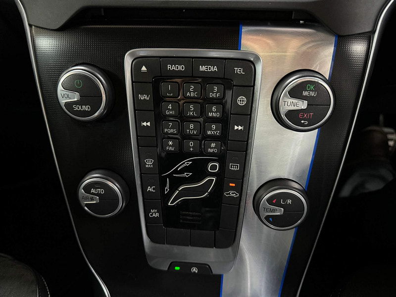 Volvo V40 2.0 D2 R-Design Nav Euro 6 (s/s) 5dr 5dr Manual 2025