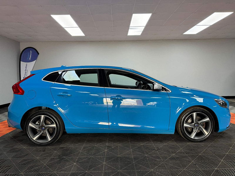 Volvo V40 2.0 D2 R-Design Nav Euro 6 (s/s) 5dr 5dr Manual 2025