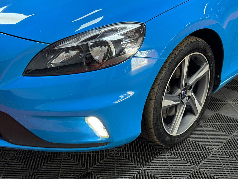 Volvo V40 2.0 D2 R-Design Nav Euro 6 (s/s) 5dr 5dr Manual 2025