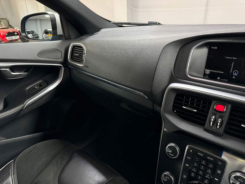 Volvo V40 2.0 D2 R-Design Nav Euro 6 (s/s) 5dr 5dr Manual 2025