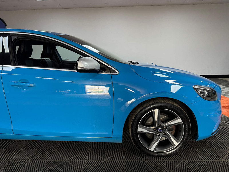 Volvo V40 2.0 D2 R-Design Nav Euro 6 (s/s) 5dr 5dr Manual 2025