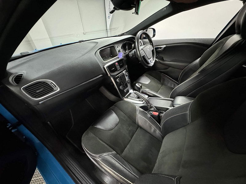 Volvo V40 2.0 D2 R-Design Nav Euro 6 (s/s) 5dr 5dr Manual 2025