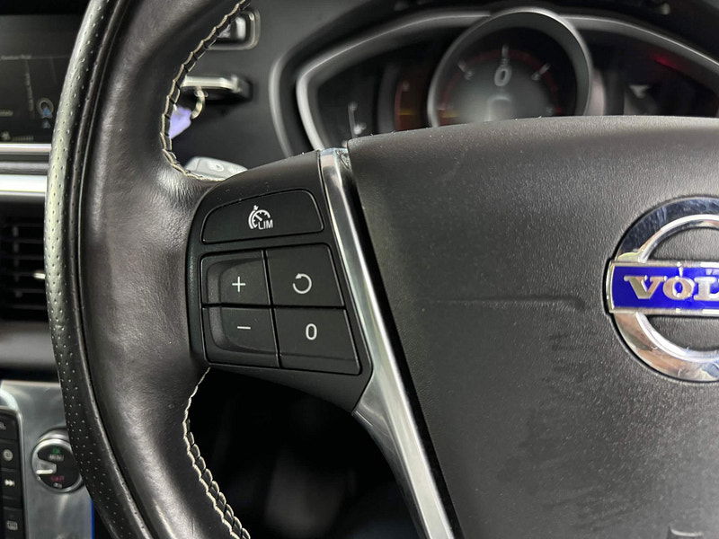 Volvo V40 2.0 D2 R-Design Nav Euro 6 (s/s) 5dr 5dr Manual 2025