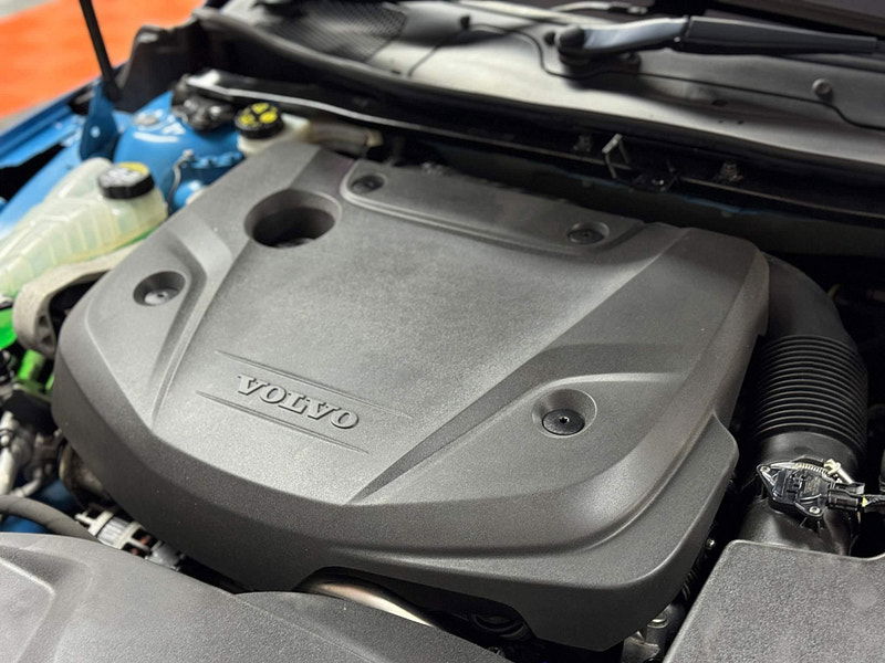 Volvo V40 2.0 D2 R-Design Nav Euro 6 (s/s) 5dr 5dr Manual 2025