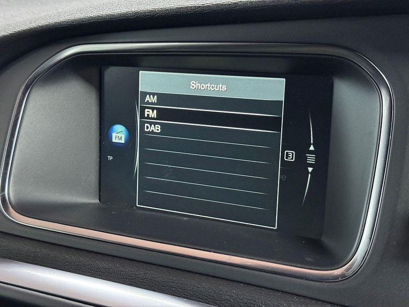 Volvo V40 2.0 D3 R-Design Nav Auto Euro 6 (s/s) 5dr 5dr Automatic 2025
