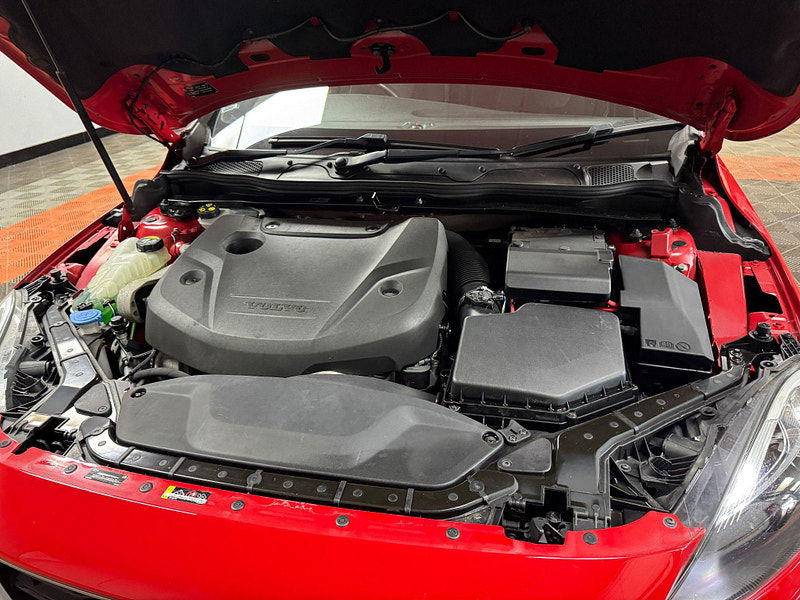Volvo V40 2.0 D3 R-Design Nav Auto Euro 6 (s/s) 5dr 5dr Automatic 2025