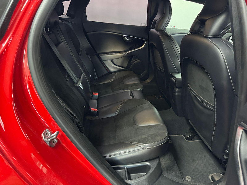 Volvo V40 2.0 D3 R-Design Nav Auto Euro 6 (s/s) 5dr 5dr Automatic 2025